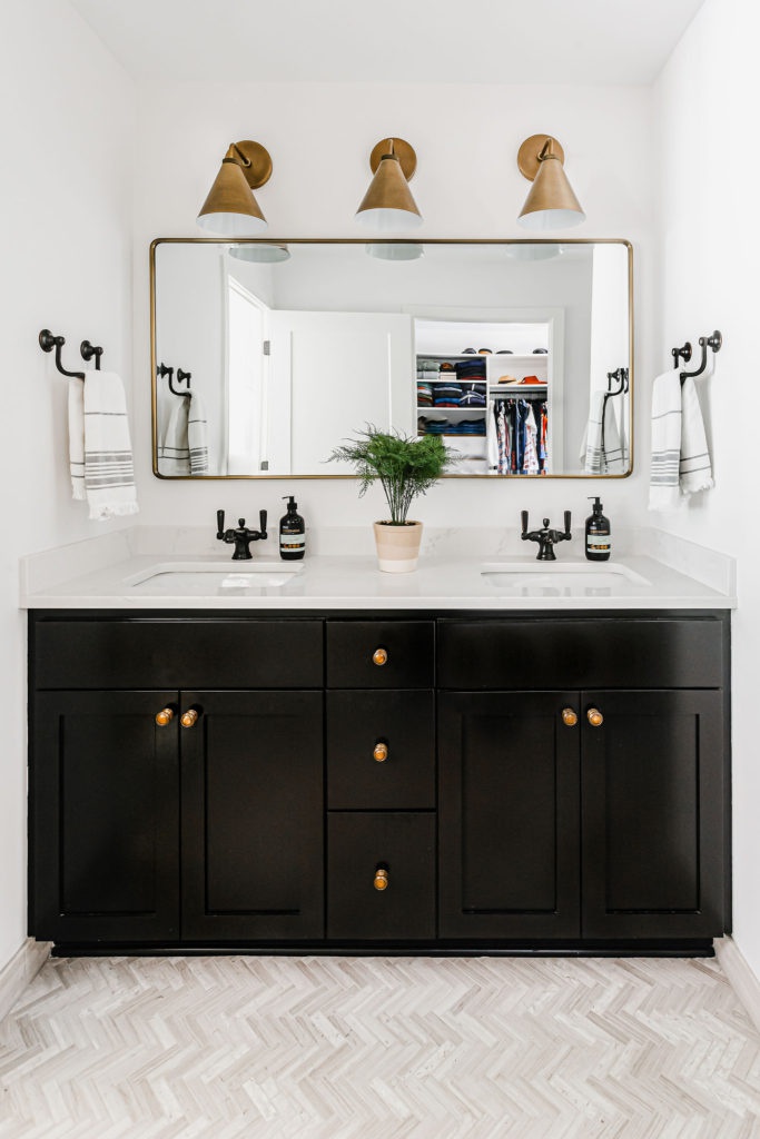 Painting black shaker bathroom cabinet